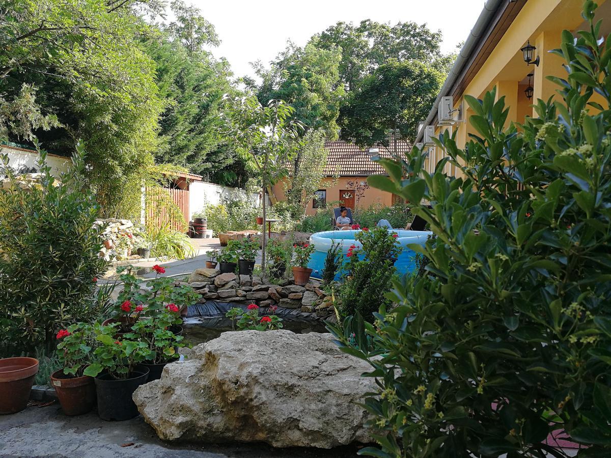 Budapest Garden Hotel Exterior foto