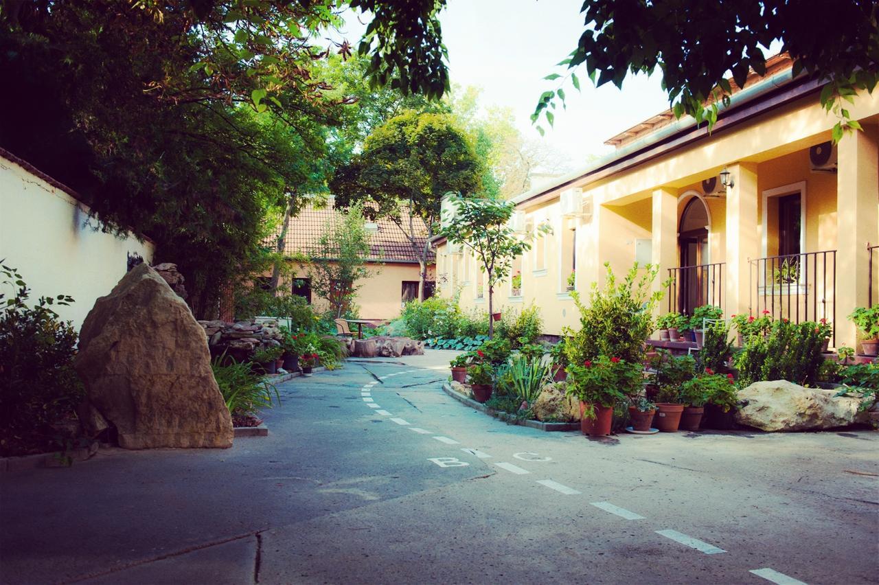 Budapest Garden Hotel Exterior foto